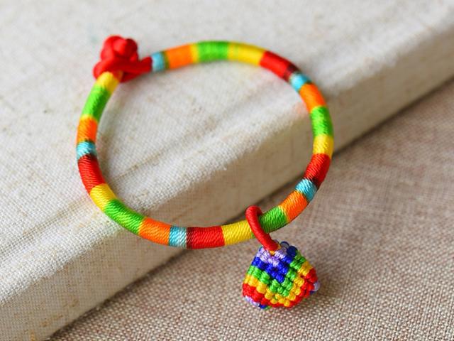 五彩绳图片_五彩绳图片真实照片