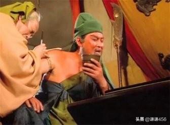 三国演义关羽刮骨疗毒的故事